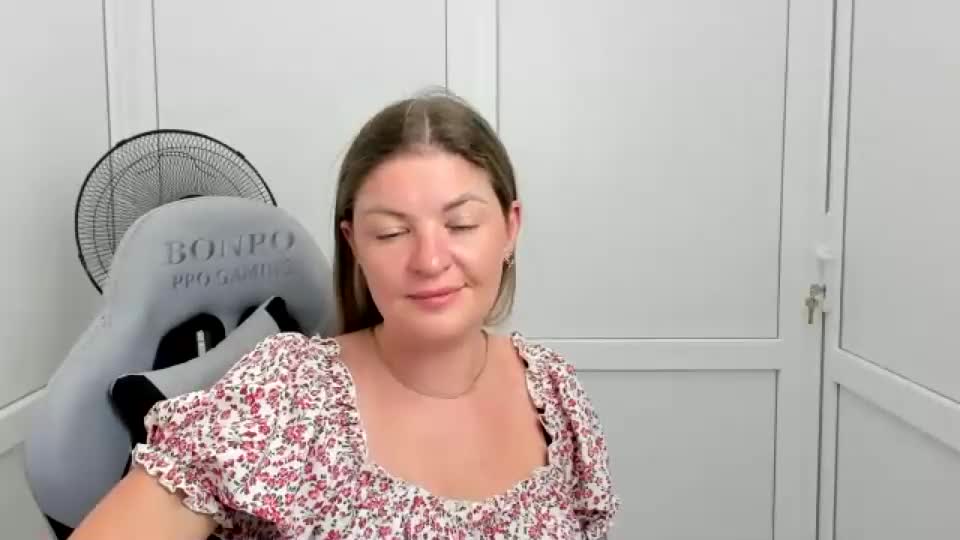 madison_smile Webcam Chat July 31, 2026