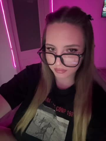 CrisKiss Webcam Chat August 1, 2026