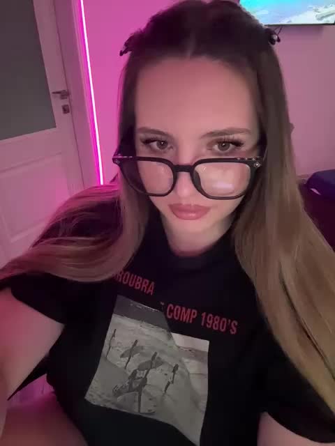 CrisKiss Webcam Chat August 1, 2026