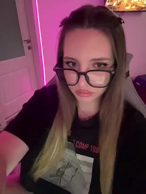 CrisKiss Webcam Chat August 1, 2026