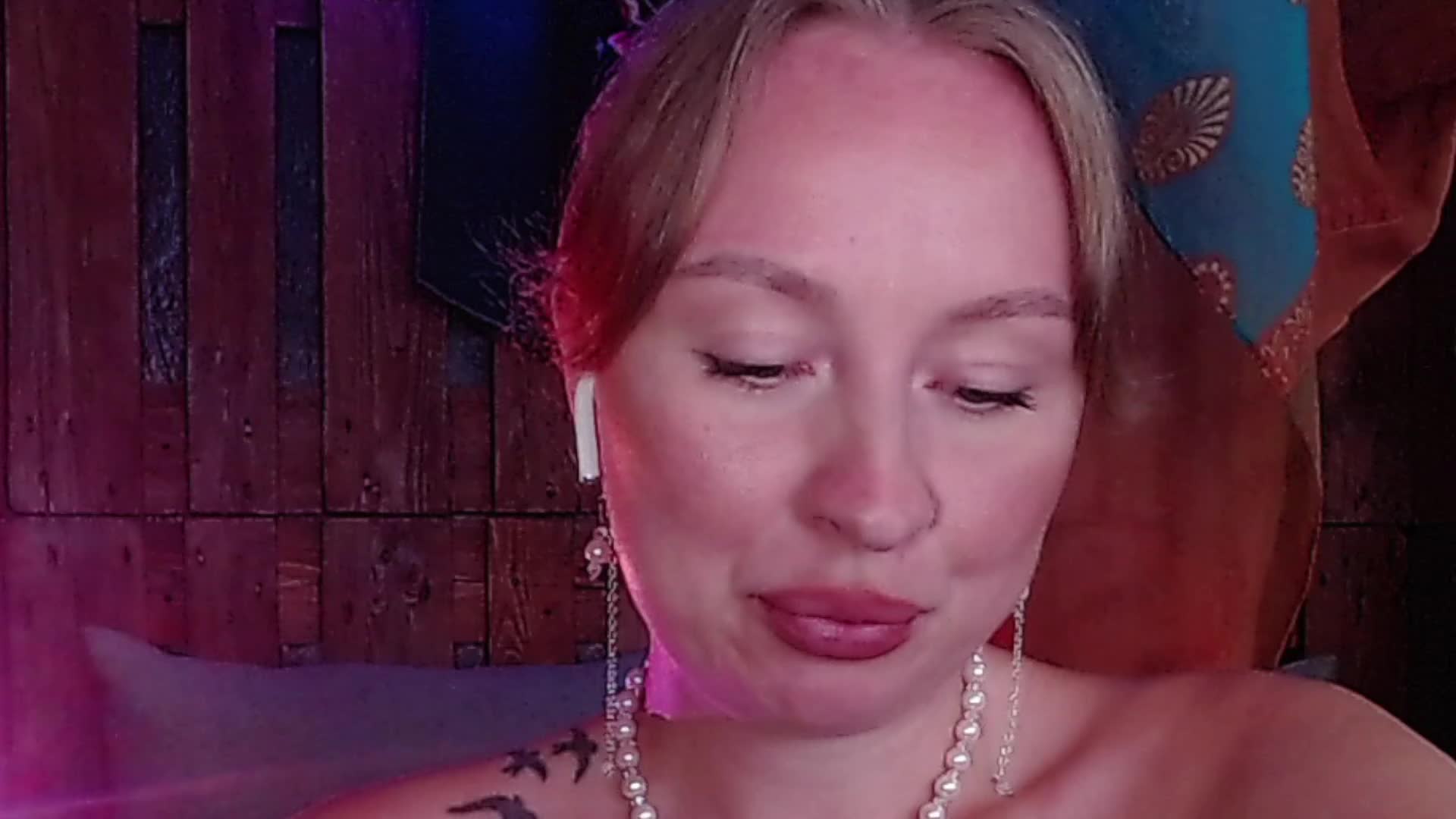 MiMi-Deep Webcam Chat August 1, 2026