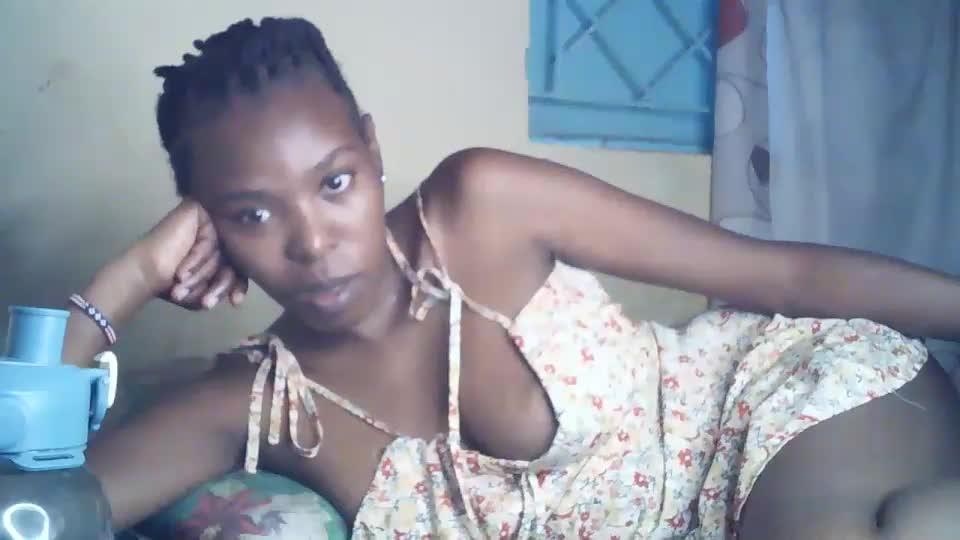 sexxy_curvy23 Webcam Chat August 1, 2026