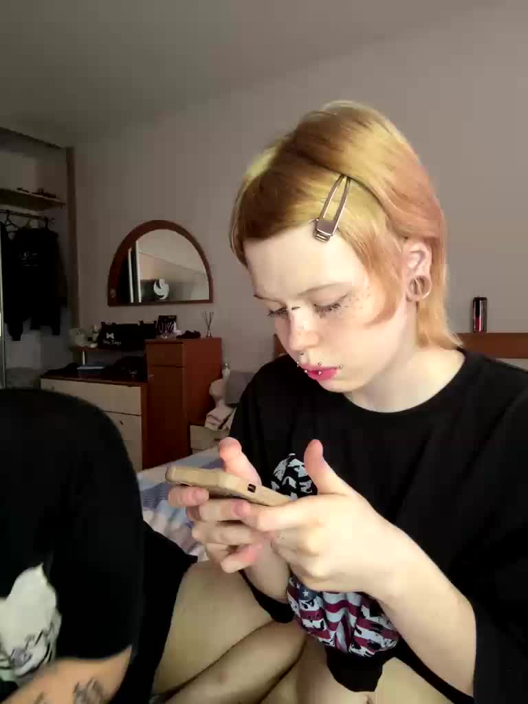 MiaAndAlicee Webcam Chat August 1, 2026
