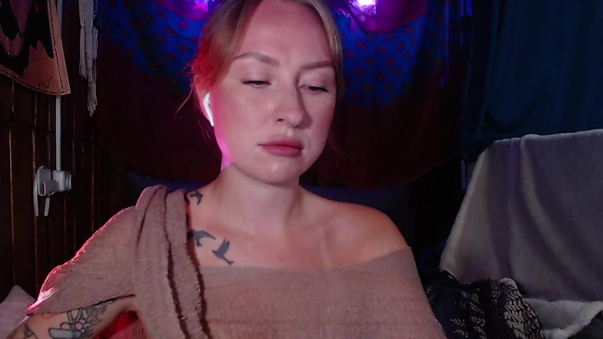 MiMi-Deep Webcam Chat August 1, 2026