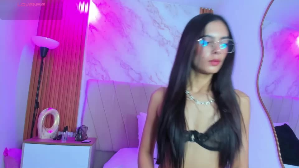 j_belle_ Webcam Chat August 2, 2026