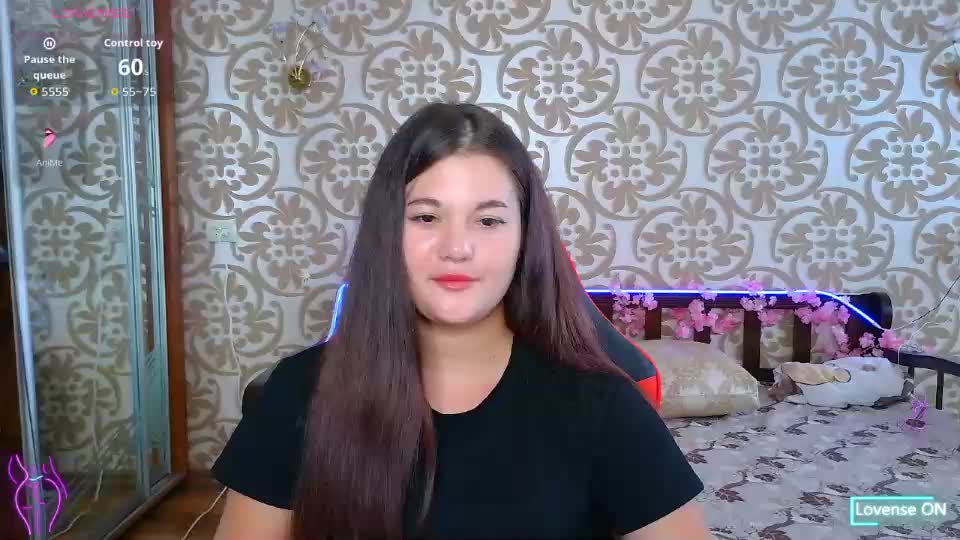 elisesmuse Webcam Chat August 2, 2026