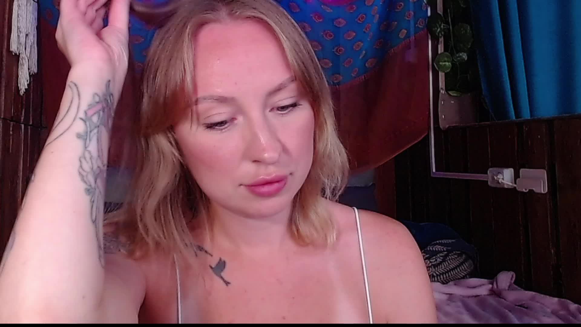 MiMi-Deep Webcam Chat August 3, 2026