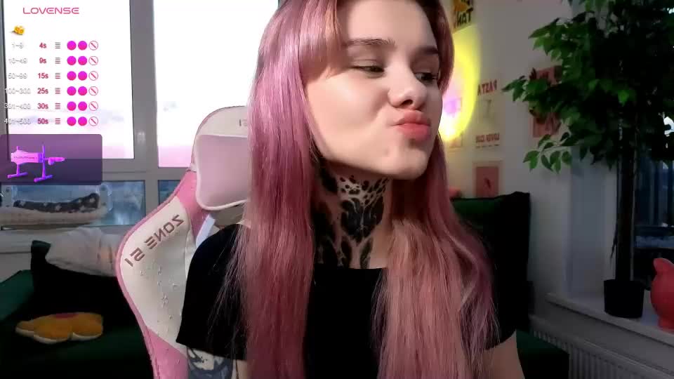 britney_lynch Webcam Chat August 3, 2026