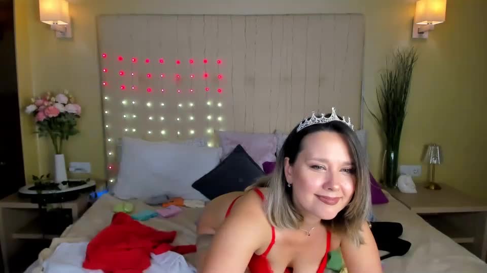 nikki_mi1k Webcam Chat August 3, 2026