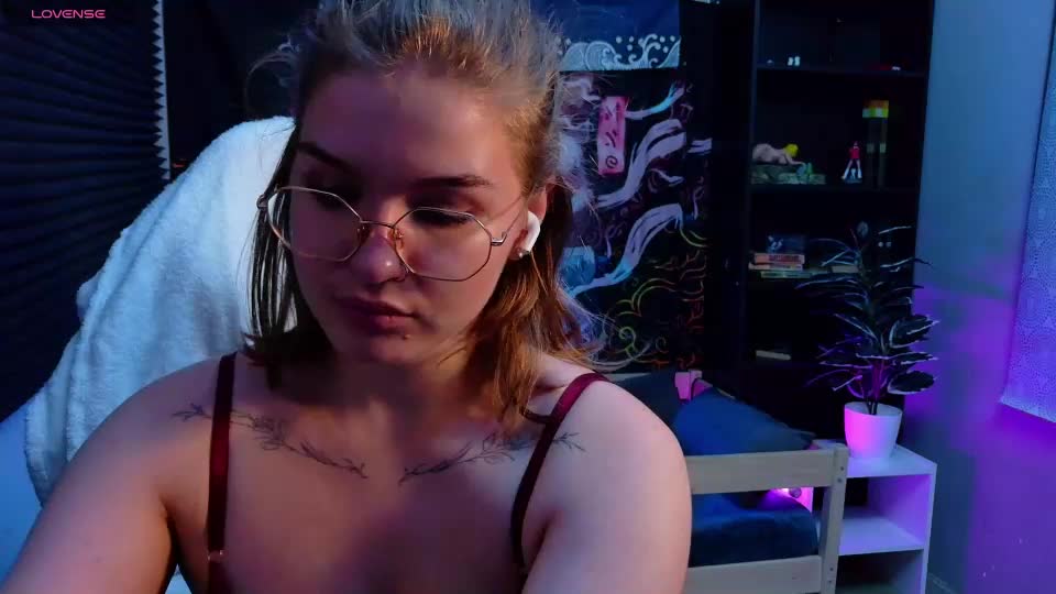 sophiemure Webcam Chat August 4, 2026