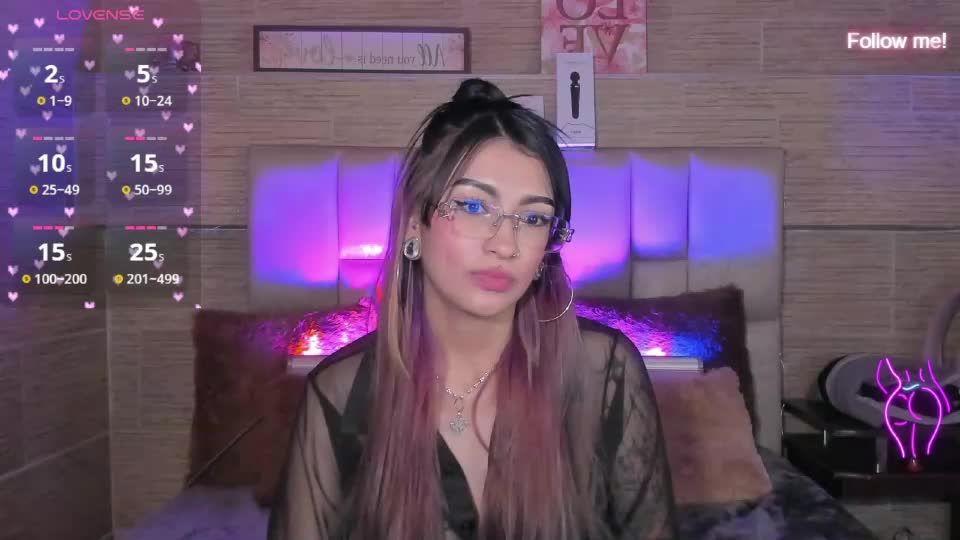 mia_smoke_ Webcam Chat August 4, 2026