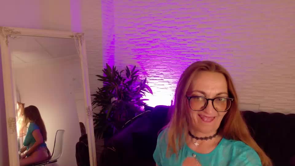 siennashinee Webcam Chat August 4, 2026