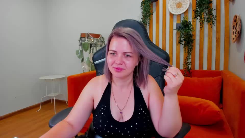 adeleravelle Webcam Chat August 4, 2026