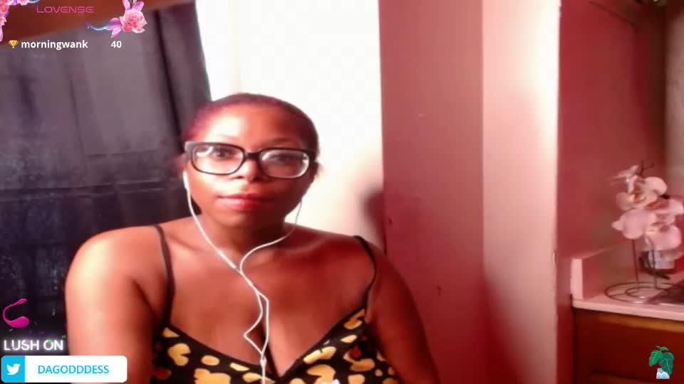 theecaramelgodddess Webcam Chat August 4, 2026