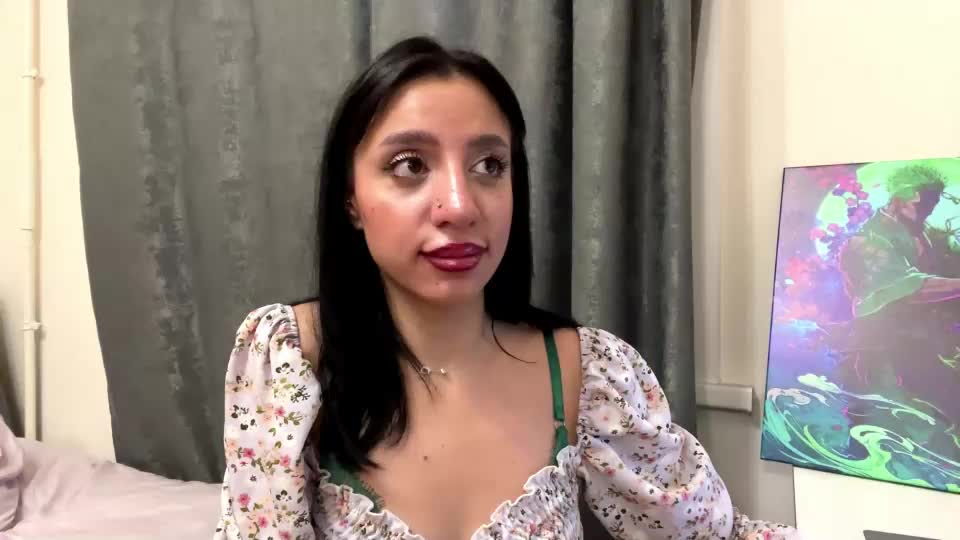 nadinevanni Webcam Chat August 4, 2026
