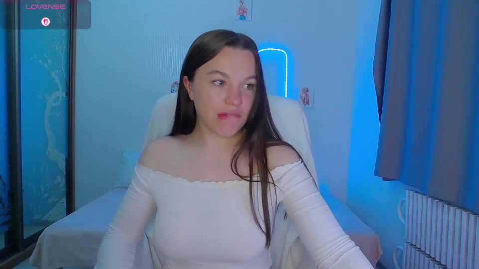 mia_mia99 Webcam Chat August 4, 2026