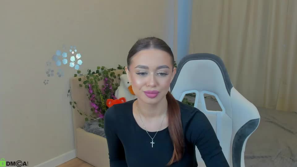 nicolerossss Webcam Chat August 4, 2026