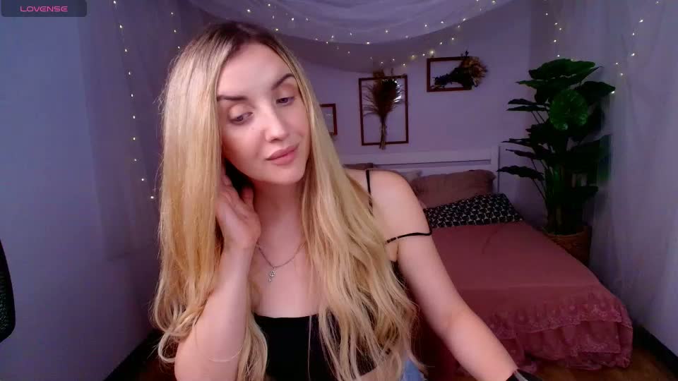 mi1a_ Webcam Chat August 4, 2026