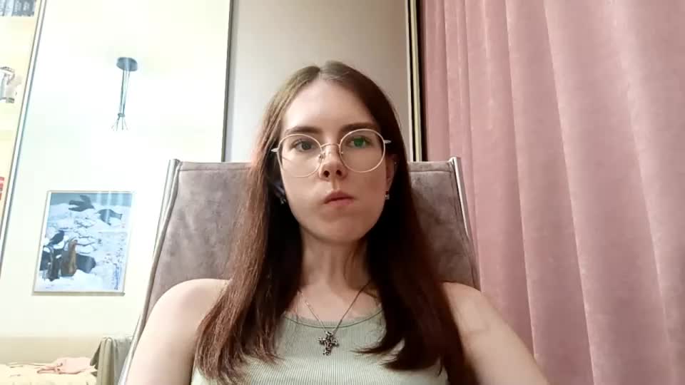 tawnyzenisek Webcam Chat August 4, 2026