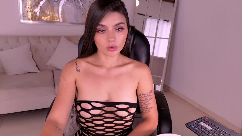 juliettemoreaux Webcam Chat August 4, 2026