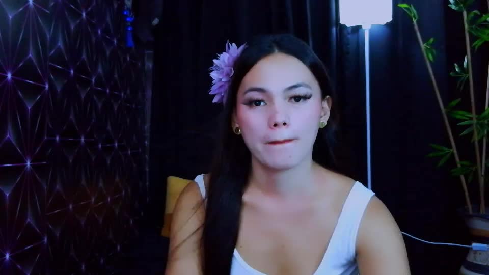 urhot_maxine Webcam Chat August 4, 2026