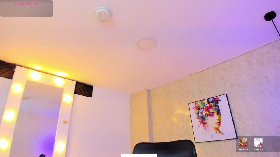 littlee_mia Webcam Chat August 4, 2026