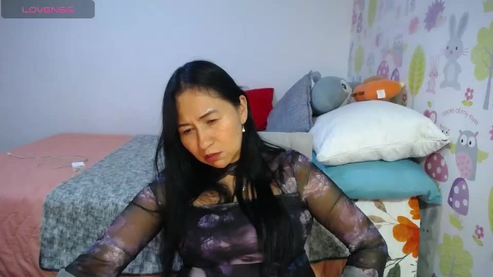 tyna_b Webcam Chat August 4, 2026