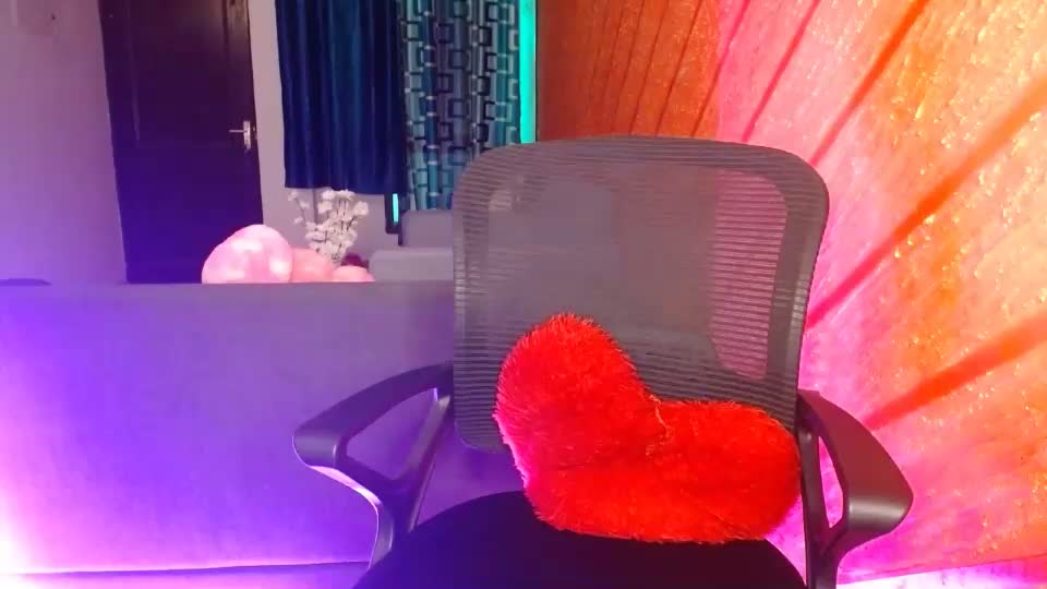 lilly_07 Webcam Chat August 5, 2026