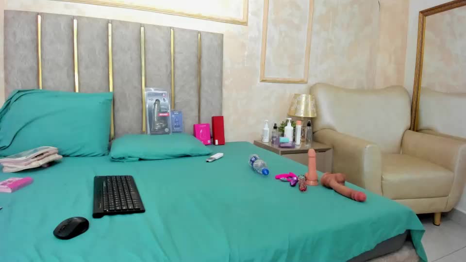 miaasummer Webcam Chat August 5, 2026