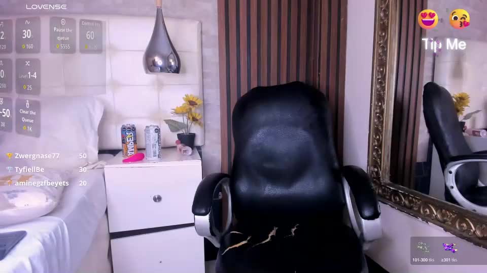 sofiathoompson Webcam Chat August 5, 2026