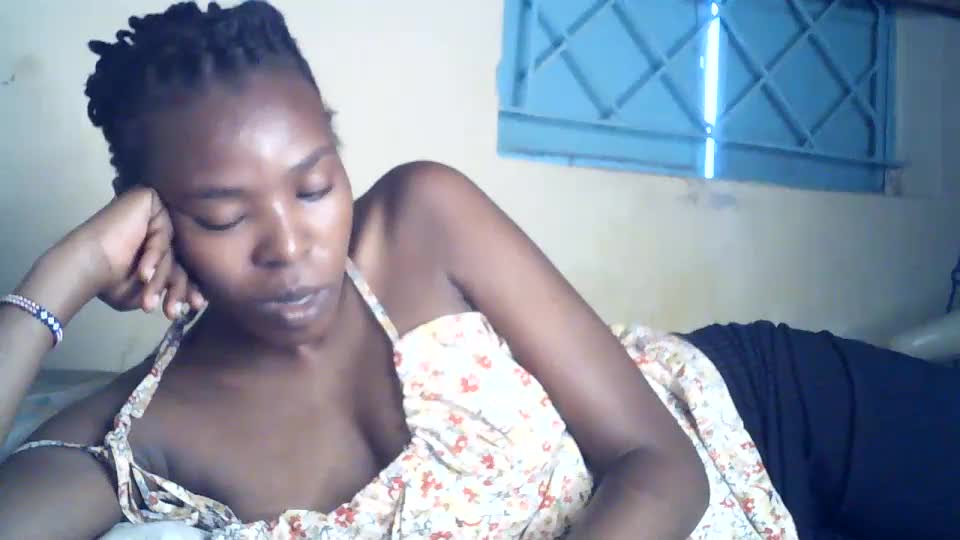 sexxy_curvy23 Webcam Chat August 5, 2026