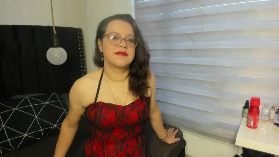 elle_hadid Webcam Chat August 5, 2026