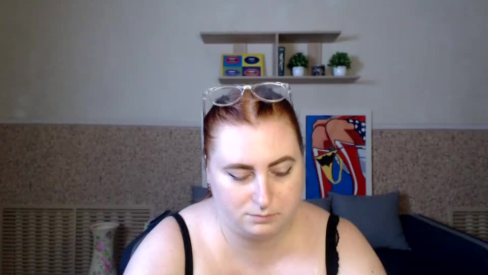 alicia_side_red Webcam Chat August 5, 2026