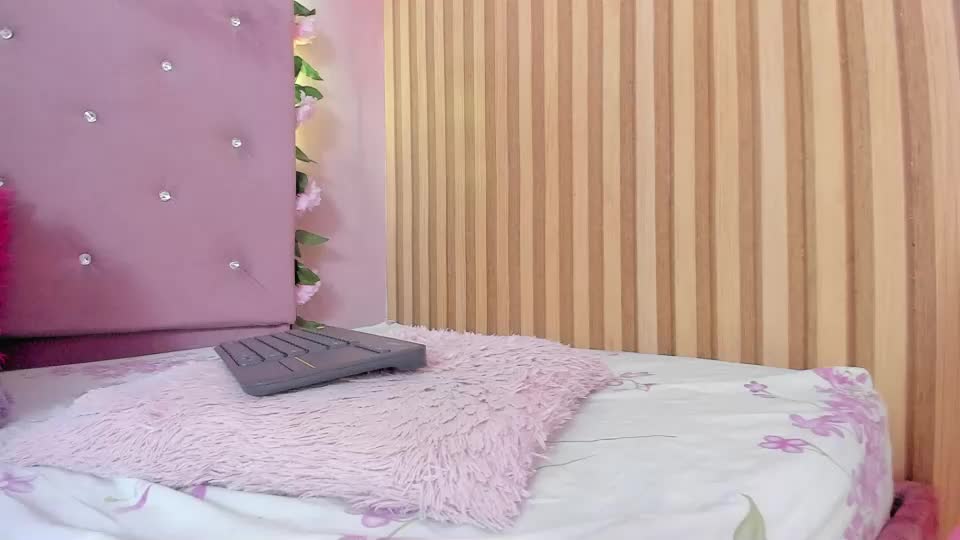 lovely__kiss__ Webcam Chat August 5, 2026