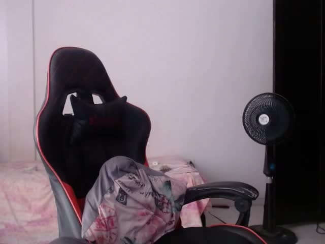 ariannaloovel Webcam Chat August 5, 2026