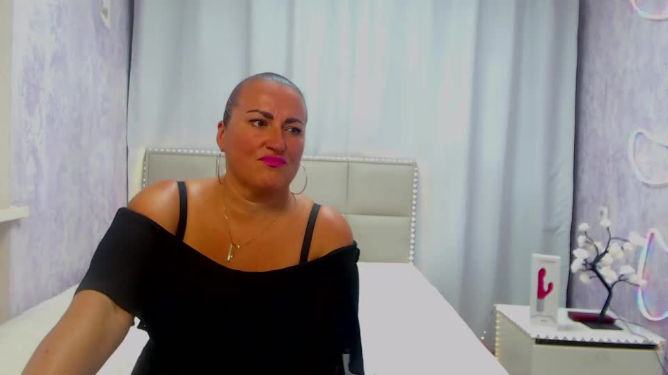 dianamgg Webcam Chat August 5, 2026
