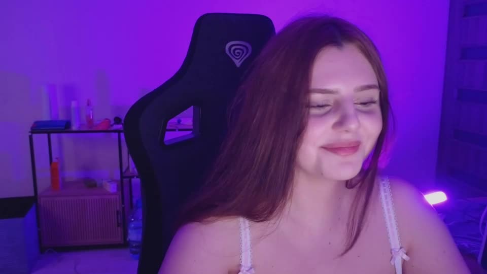 lia_lil Webcam Chat August 6, 2026