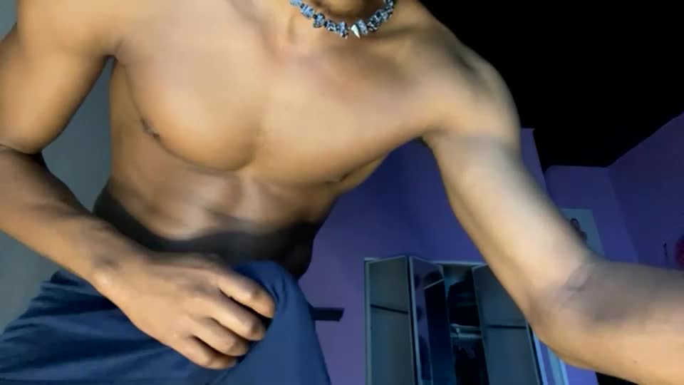 trillahung Webcam Chat August 6, 2026