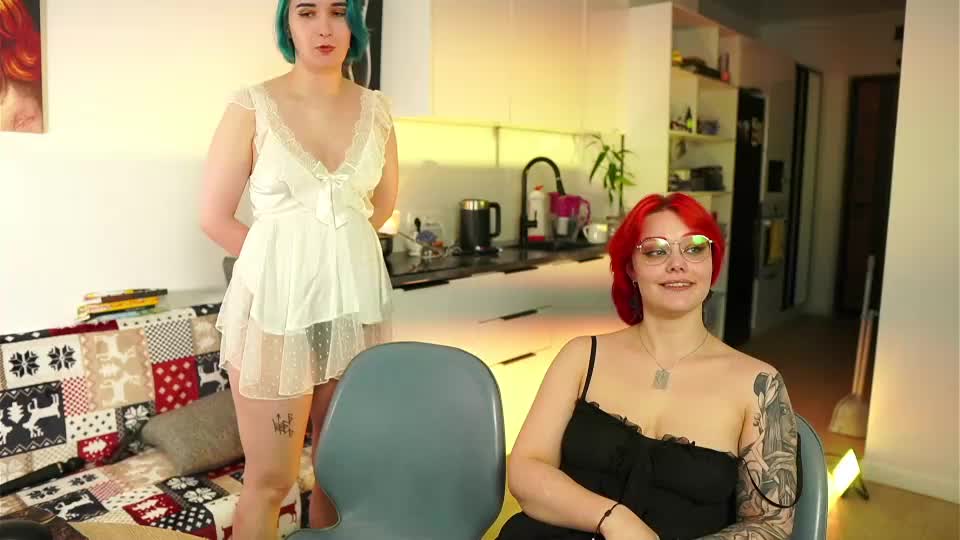 fox_and_dog Webcam Chat August 6, 2026