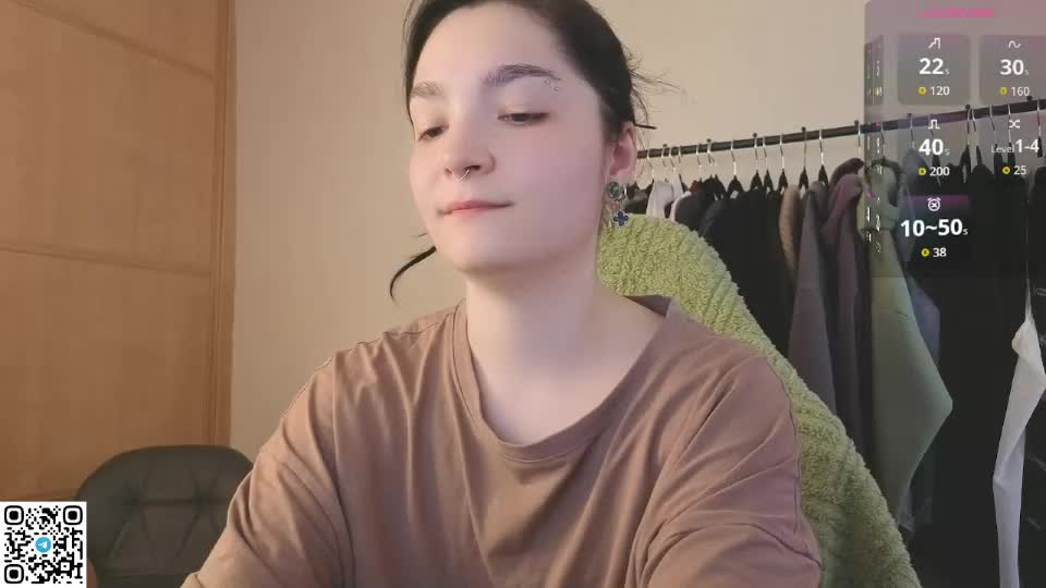 luna_moon14 Webcam Chat August 6, 2026