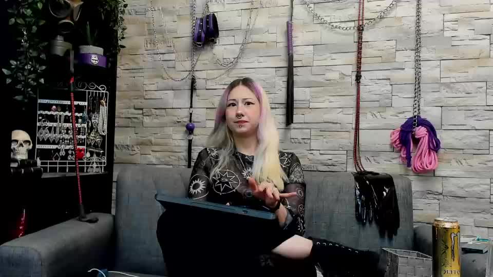 miss_kaz Webcam Chat August 6, 2026