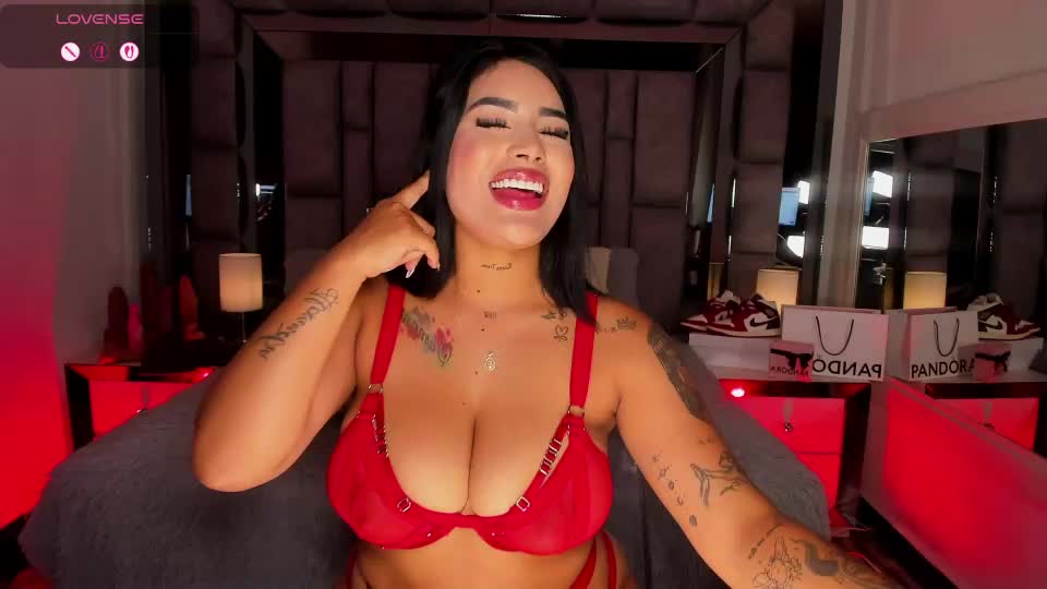 girl_gray Webcam Chat August 6, 2026