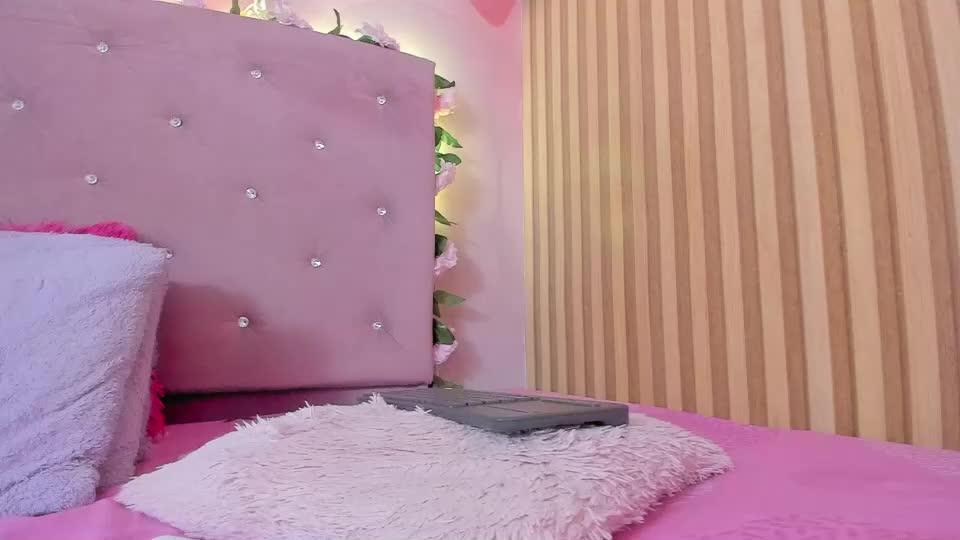 lovely__kiss__ Webcam Chat August 6, 2026
