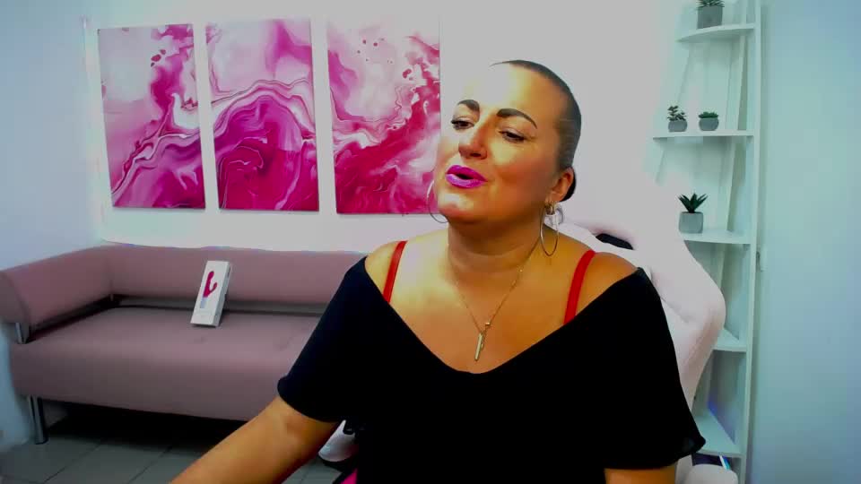 dianamgg Webcam Chat August 6, 2026