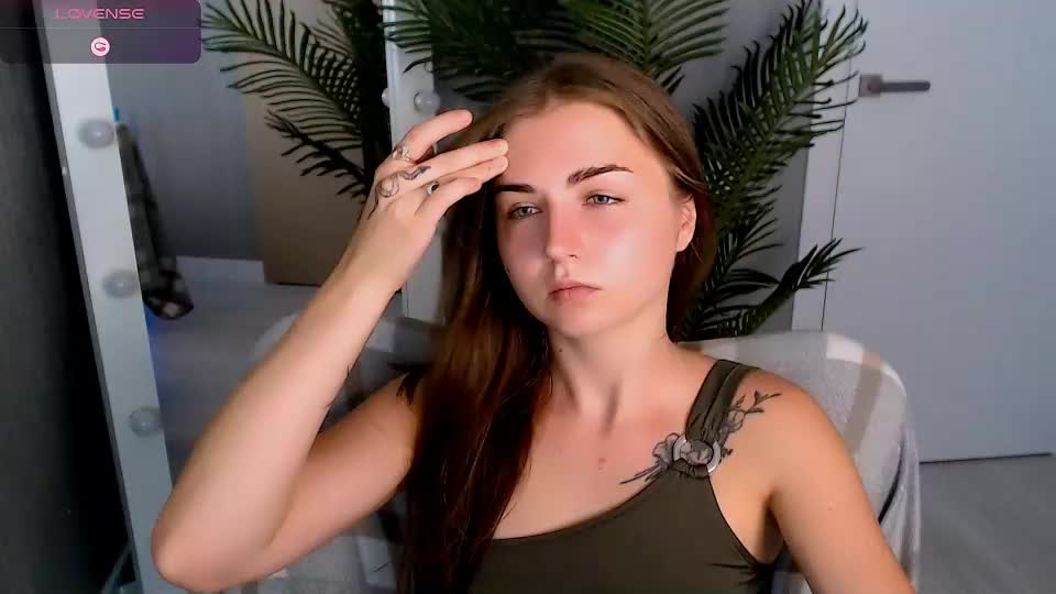 lilu__moon Webcam Chat August 6, 2026