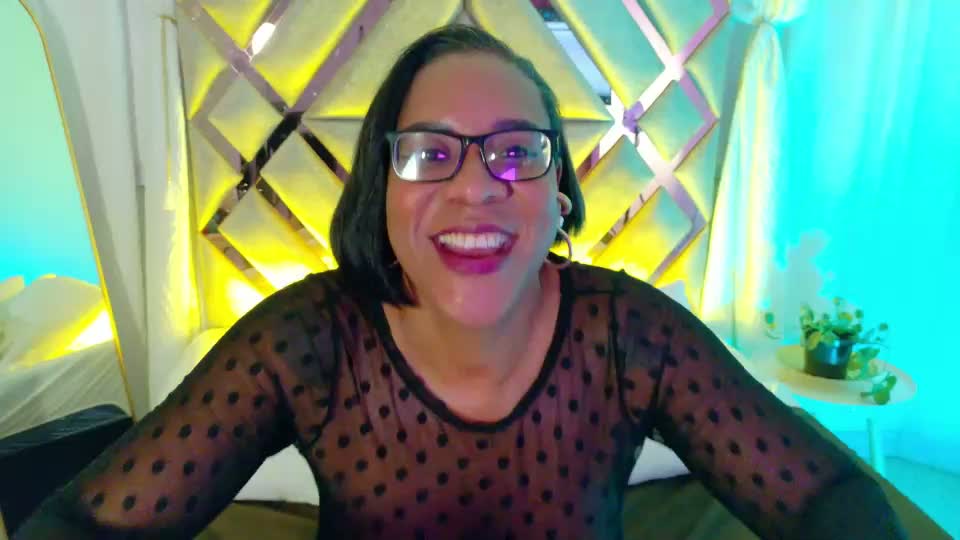 milamonroexx Webcam Chat August 6, 2026