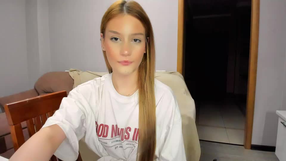 avelisse_384 Webcam Chat August 6, 2026