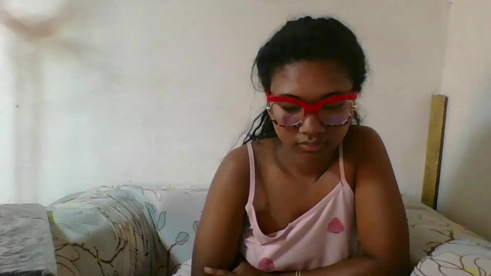 nickiqqyuu Webcam Chat August 7, 2026