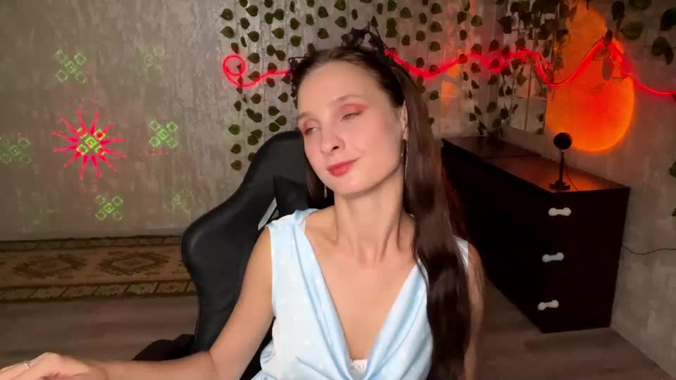 riana_razz Webcam Chat August 7, 2026