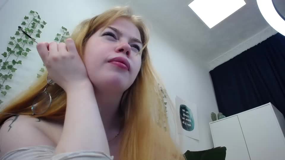 mary_elle Webcam Chat August 7, 2026